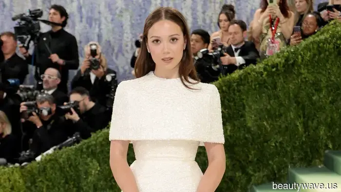 Alle Bräute und Nagelminimalisten aufgepasst: Laufeys Met Gala-Maniküre wird Ihr neuer Referenzpunkt sein.