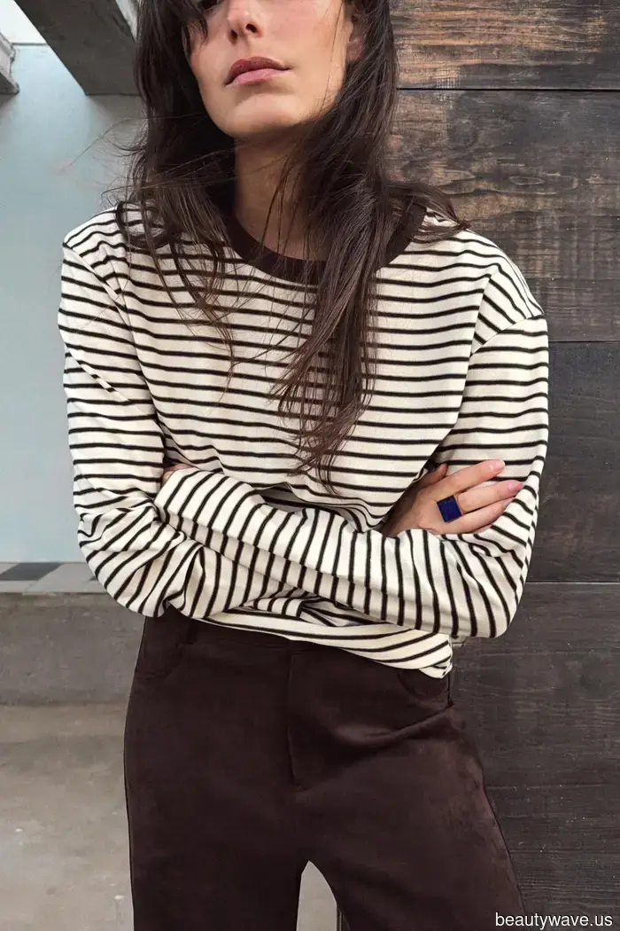 Not White, Not Black—The Must-Have Tee Every Fashionista Is Sporting This Spring