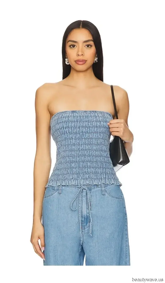 People are avoiding basic white tank tops in favor of a trend that enhances outfits significantly.