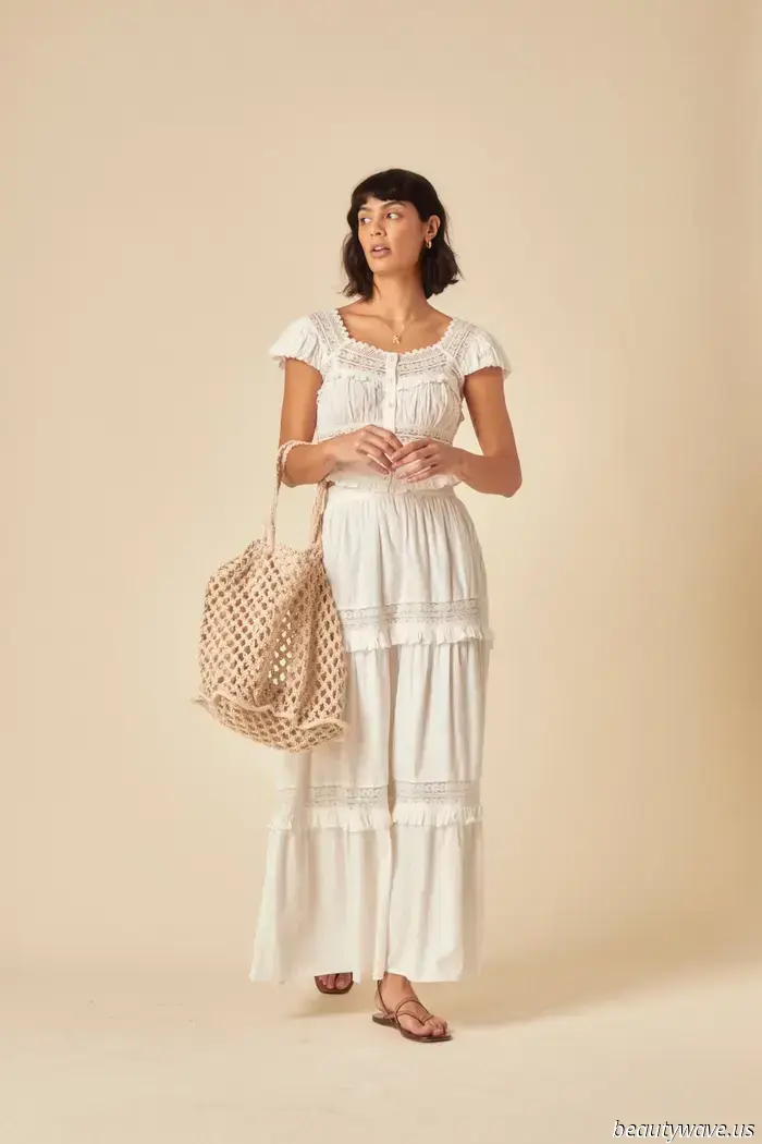 Dimentica le sandali gladiatore—Sienna Miller ha appena indossato lo stile di scarpa che rende i maxiskirt boho moderni