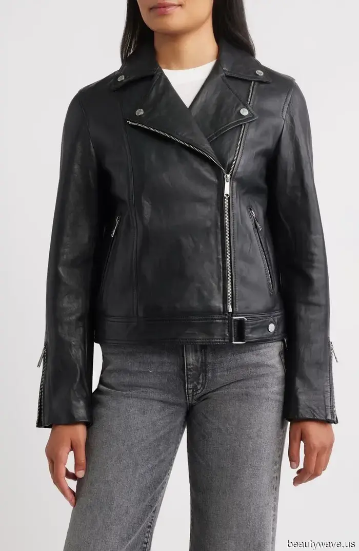 *No* Blazers&mdash;la Chaqueta Anti-Tendencia que las Mujeres Mayores de 50 Años Están Usando con Faldas en París, L.A. y NYC