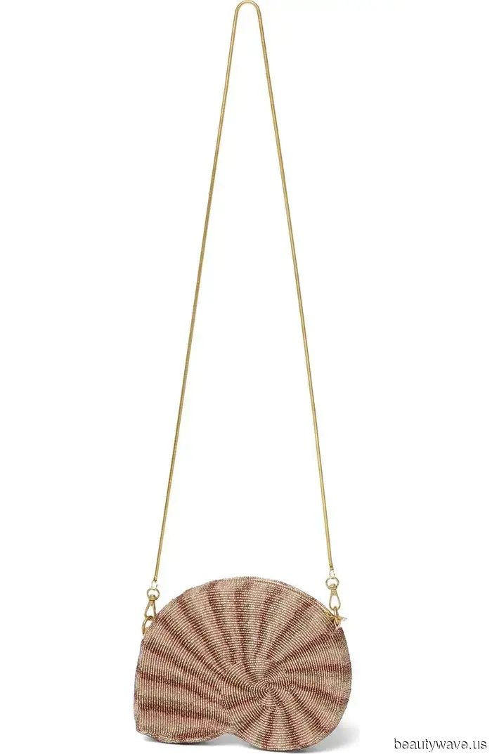 Модные люди сейчас тянутся к маленьким бисерным сумочкам&mdash;31 стильный вариант, который привлек мое внимание