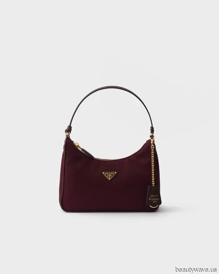 Plötzlich tauschen die schicksten Kleiderträger ihre neutralen Taschen gegen diese cooleren Sommertaschenfarben aus.