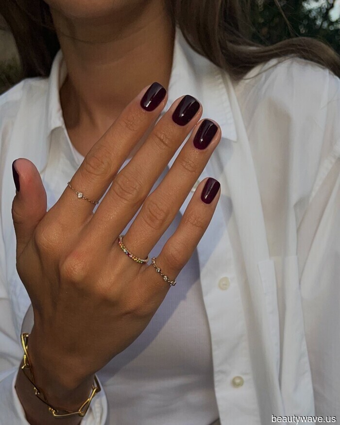The 19 Chic Nail Colors Trendsetters Are Embracing This Fall (Along with the Ones They're Discreetly Phasing Out)
