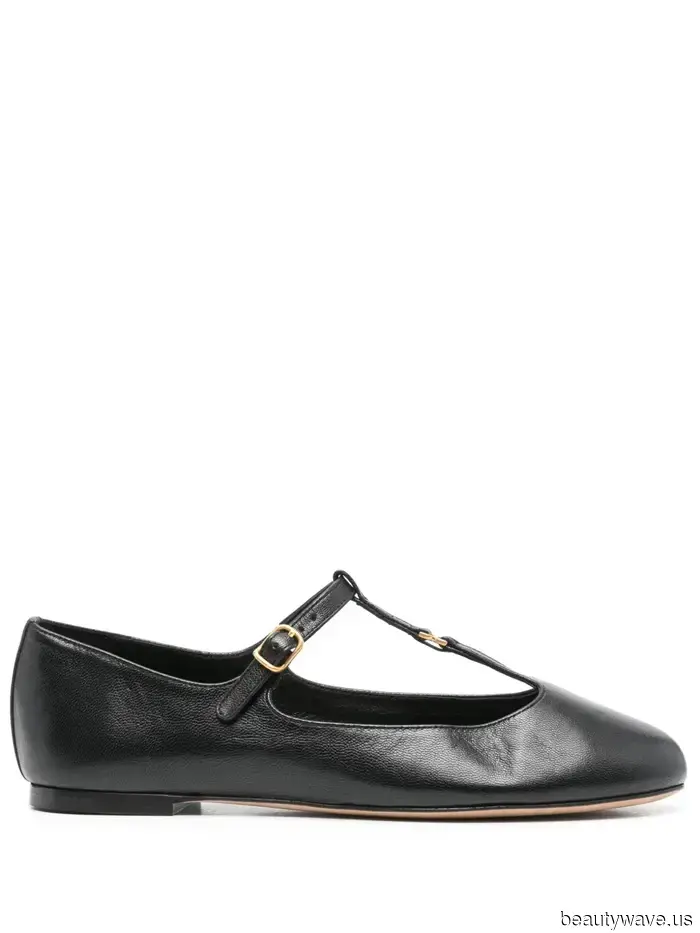 I’m Not Dealing with Stilettos—This is the Stylish Flat Shoe Alternative That Sarah Jessica Parker and French Women Are…