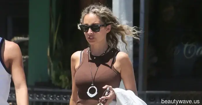 Nicole Richies Anti-Trend-Hosen sehen gut aus mit Sandalen, Stiefeln, Ballerinas *und* Sneakers.