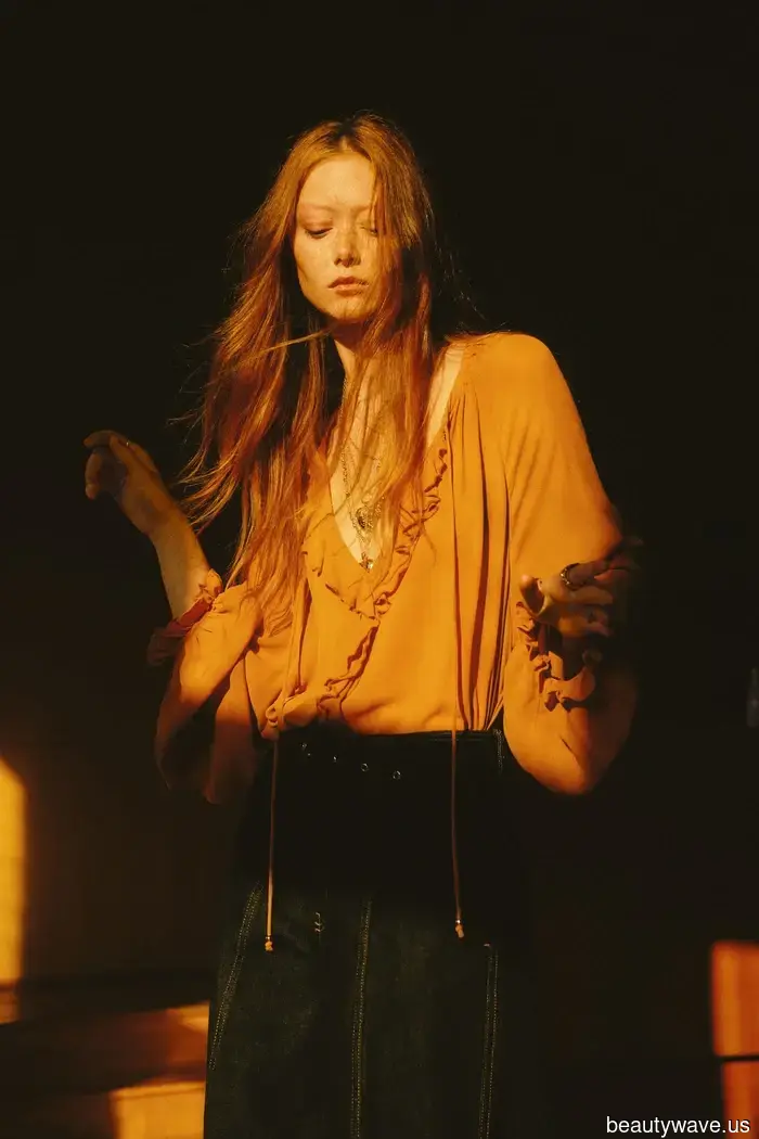 H&M Lo Llamó: 5 Tendencias de Blusas para Hacer que Tus Jeans y Pantalones de Lino Luzcan Más Chic Esta Primavera