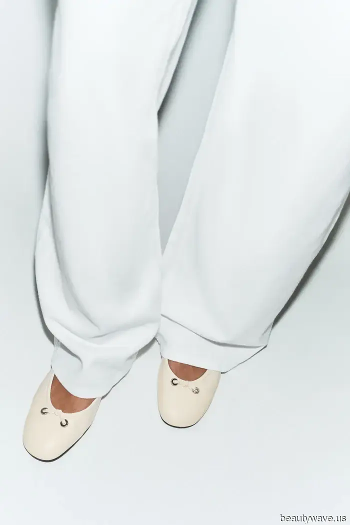Not Sneakers, Not Ballet Flats—These Are the Flat Shoes Dominating Summer 2026