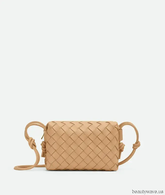 Neither a Flap Bag nor a Tote: This Handbag for Those Who Know Will Dominate in 2026