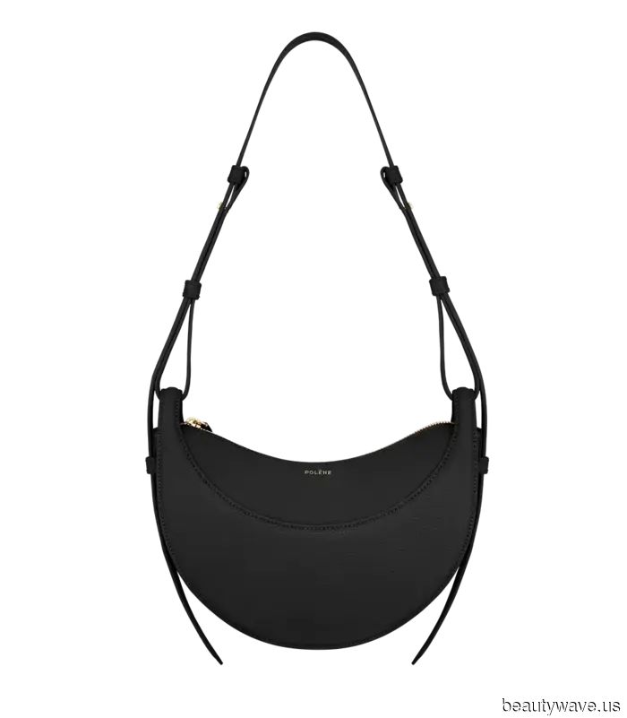 Indeed, blue skinny jeans are making a comeback—here are 7 outfits that give them a modern touch in 2025.