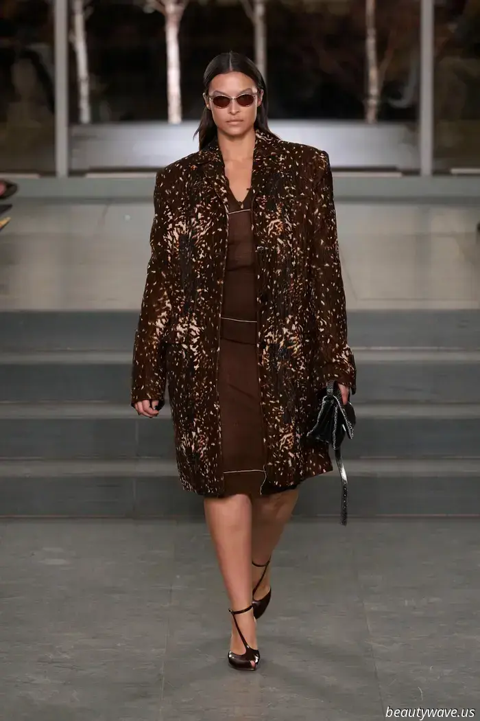 This is the "Outdated" Heel Trend to Choose Over Basic Pumps for Trendier Looks This Fall.