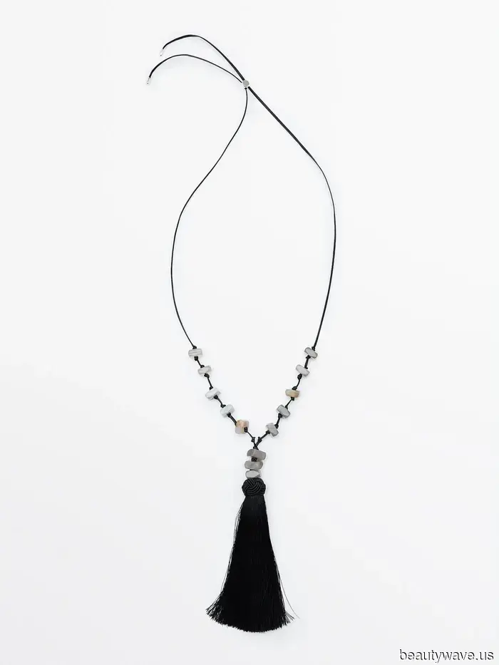 I realize I can't be Zoë Kravitz, but I can certainly emulate her style—here are 6 autumn outfits I'm rushing to replicate.