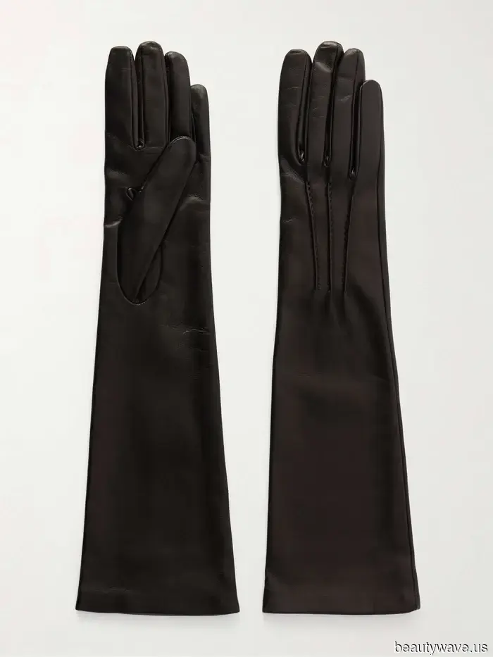 5 Accessories That French Women Are Currently Using to Elevate Their Simple January Outfits with Chic Style