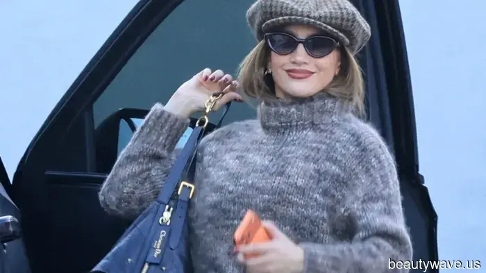 È Ufficiale: I Leggings di Questo Colore Esatto Sembrano Molto Più Moderni