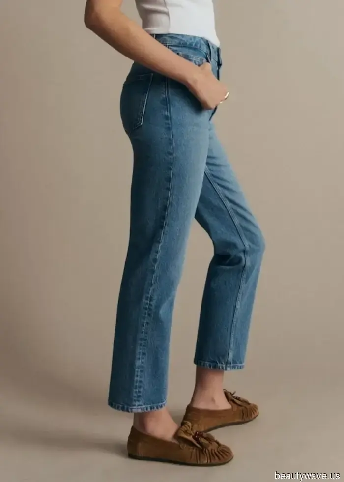 It's a Fact: The Most Stylish Over 50s Love This Classic Jeans Trend
