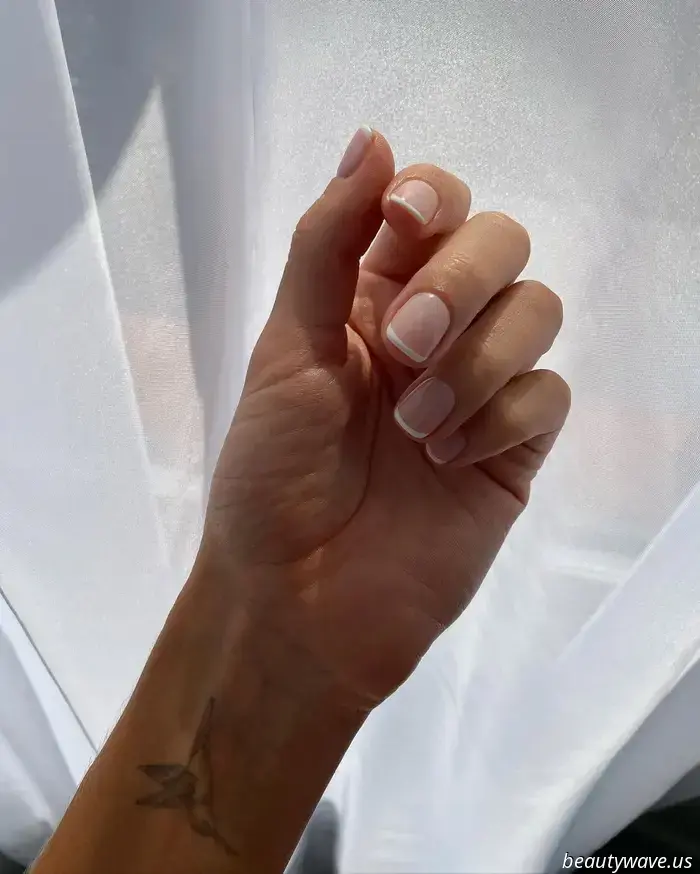 Beauty Editors Concur: This Simplistic French Manicure Trend Is an Evergreen Attraction.