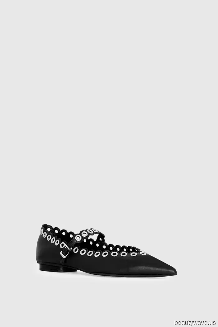 If you're a fan of stylish white jeans ensembles, opt for this closed-toe alternative instead of sandals when pairing with denim.