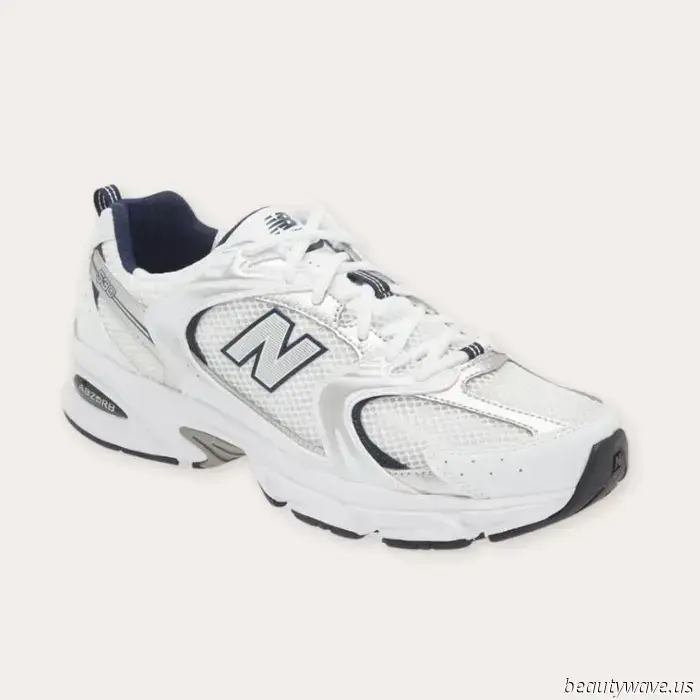 The Ultimate Walking Shoes for Achieving Your 10,000 Steps