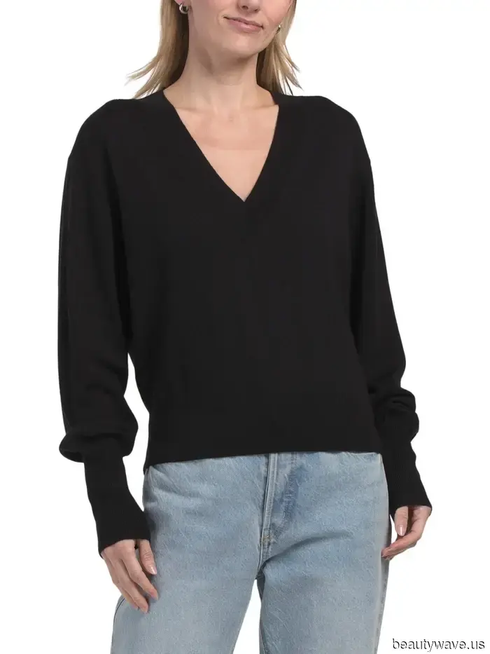 It's Still Early, Yet It's Here: The Summer-to-Fall Capsule Wardrobe That 2 Style Experts Recommend