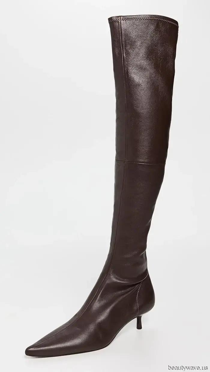 Indossare un cardigan preppy con questa tendenza controversa degli stivali lo rende dieci volte più cool.