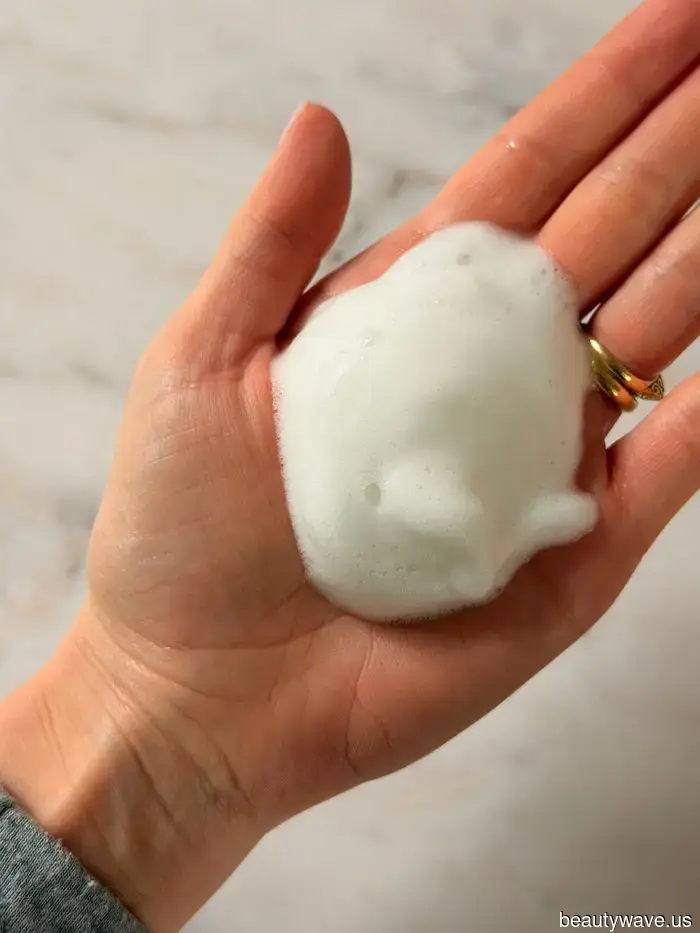 Dieses altmodische Haarprodukt ist gerade zum Geheimnis geworden, um feinem Haar Volumen zu verleihen.