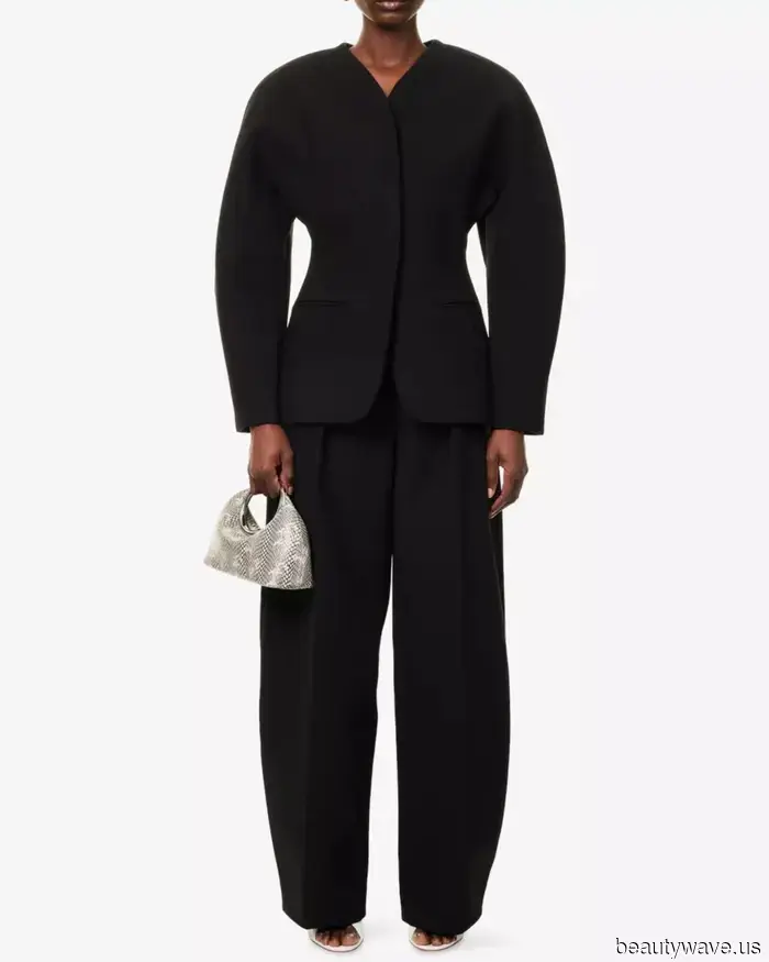 Soy una editora de moda de 4'11" que quiere lucir elegante y estar al tanto este invierno&mdash;5 tendencias que…