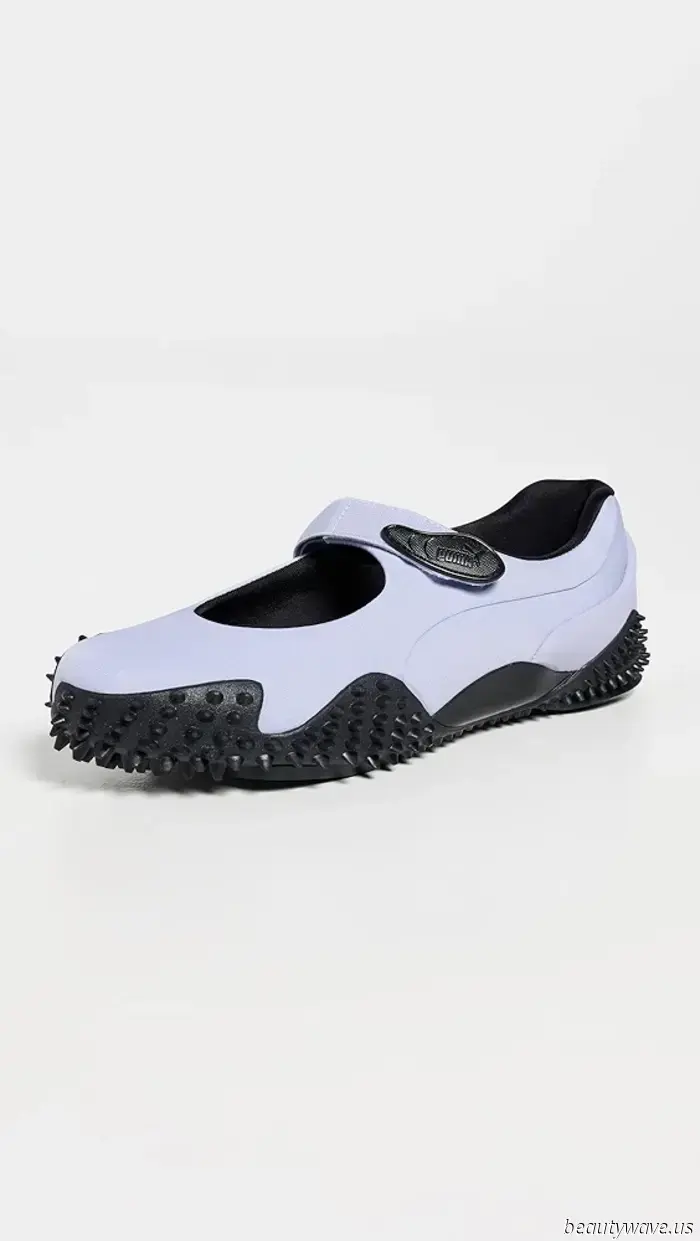 Even those who dislike sneakers will go crazy for the lovely trend that Jennifer Lawrence just showcased.