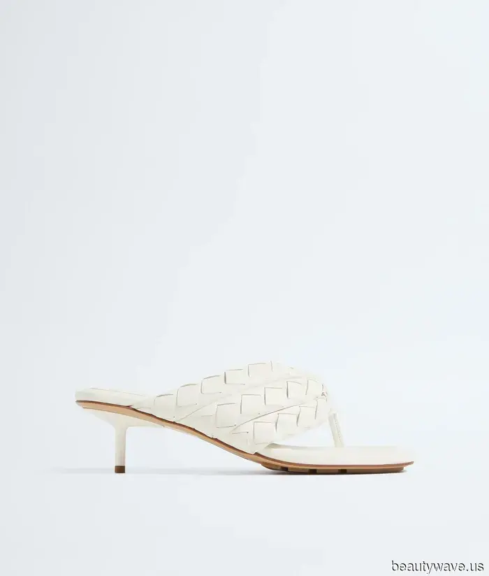 I’m declaring that these will be the most sought-after sandals of 2026.