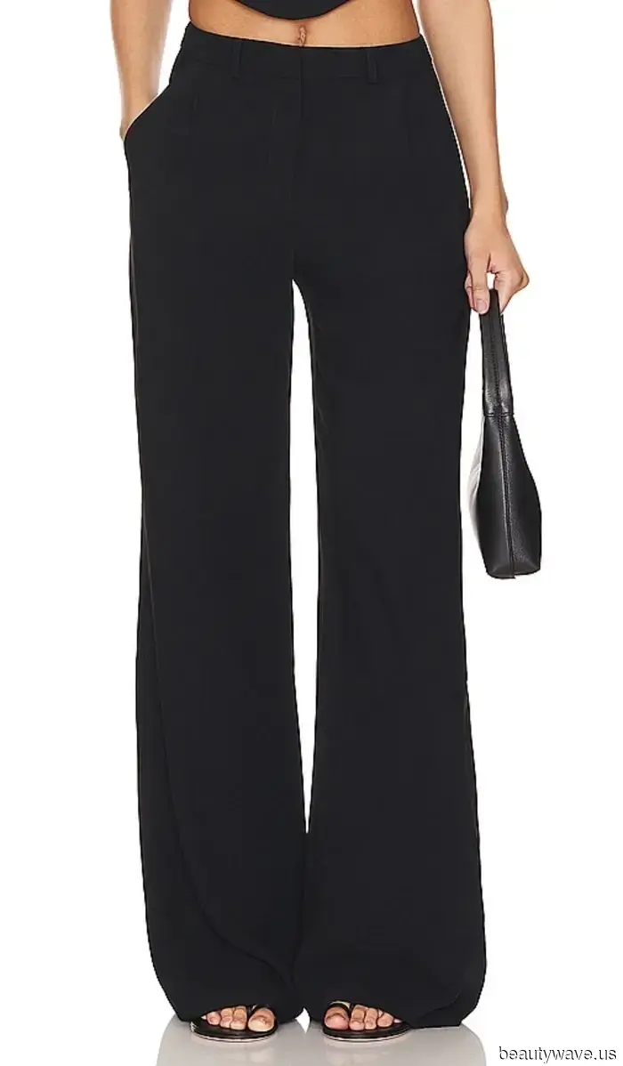 Zoë Kravitz recently donned the effortless 3-piece outfit that I've been noticing all over downtown NYC.