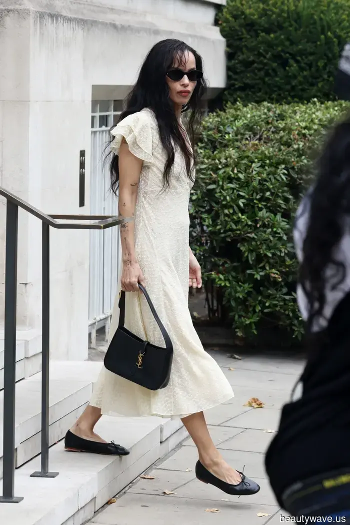 I realize I can’t be Zoë Kravitz, but I can certainly dress like her—6 fall outfits I’m replicating right away.