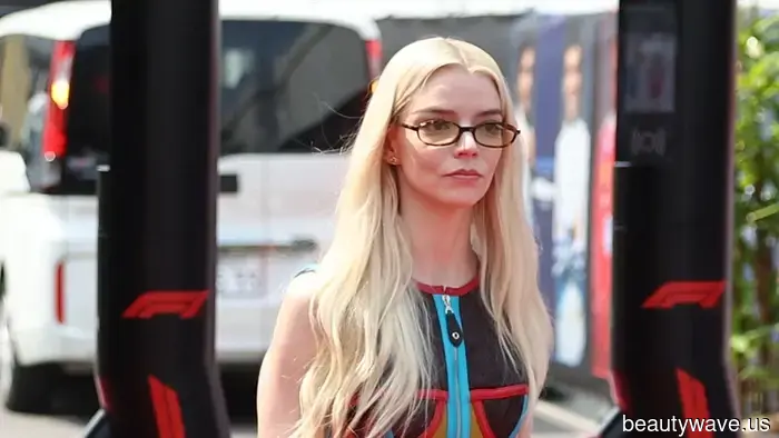 Just so you know: These are the specific bootcut pants that stylish girls are sporting this spring.