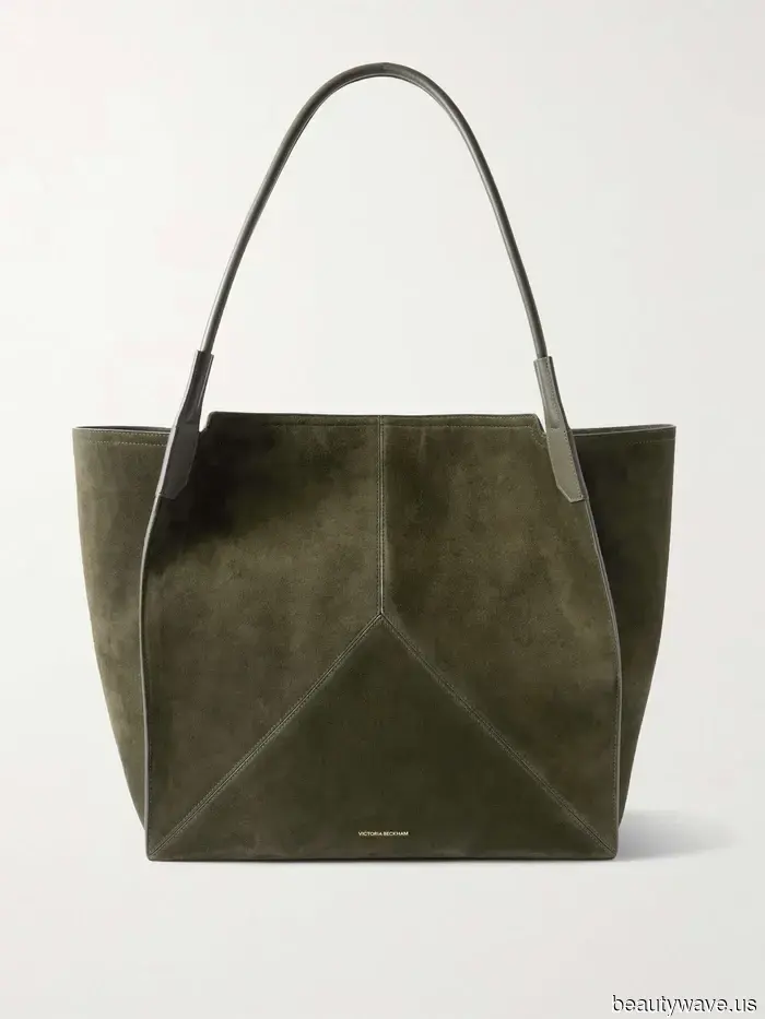 Improvvisamente, i londinesi alla moda stanno scambiando le loro borse marroni per questo stile molto specifico e molto più alla moda.