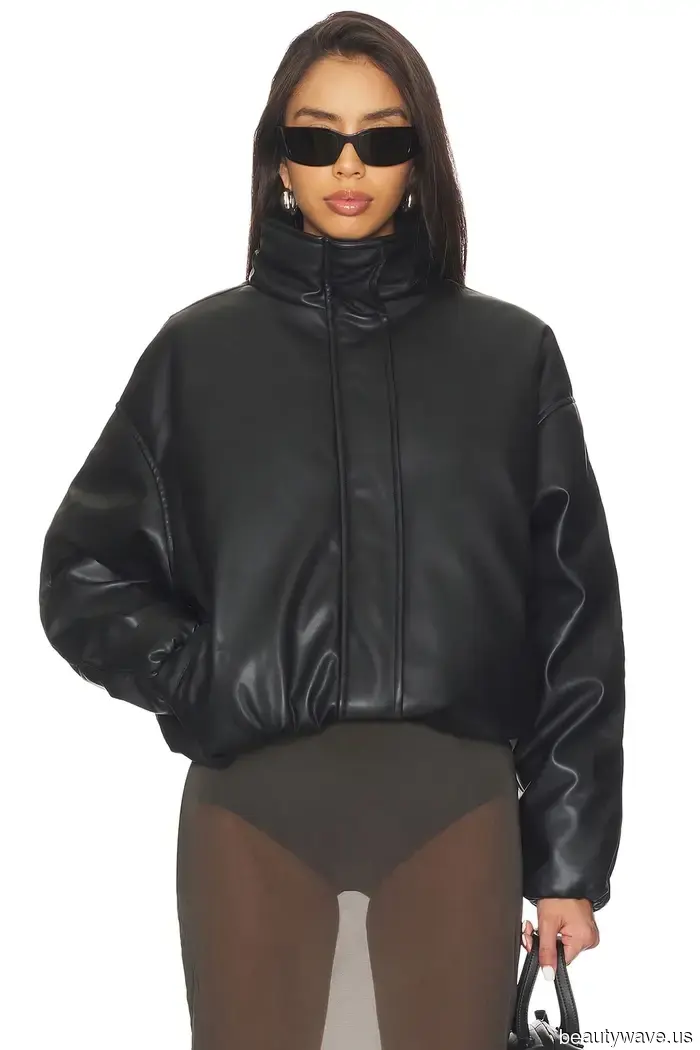 Le nuove regole delle giacche a collo alto: niente suede, niente khaki, solo questo stile specifico.