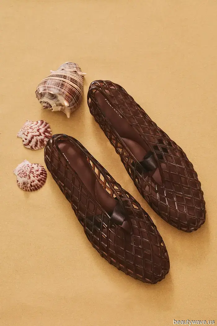 If you're tired of your ballet flats, here are five chic shoe trends to explore this spring.