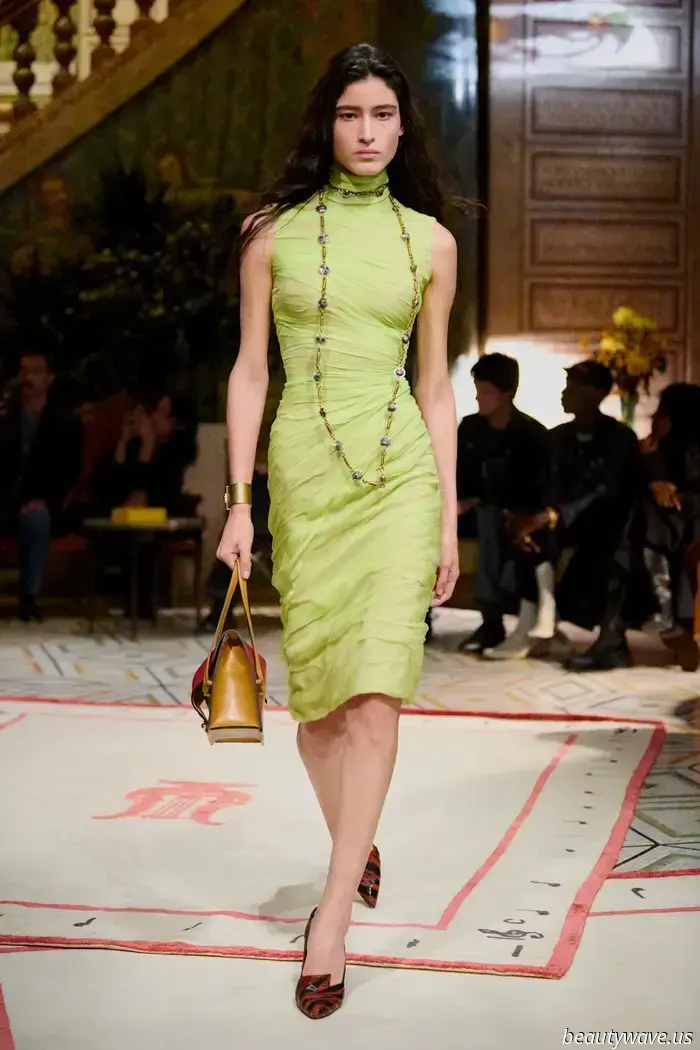 Dario Vitale Infuses Sex Appeal and Miami Beach Luxury into His Debut for Versace
