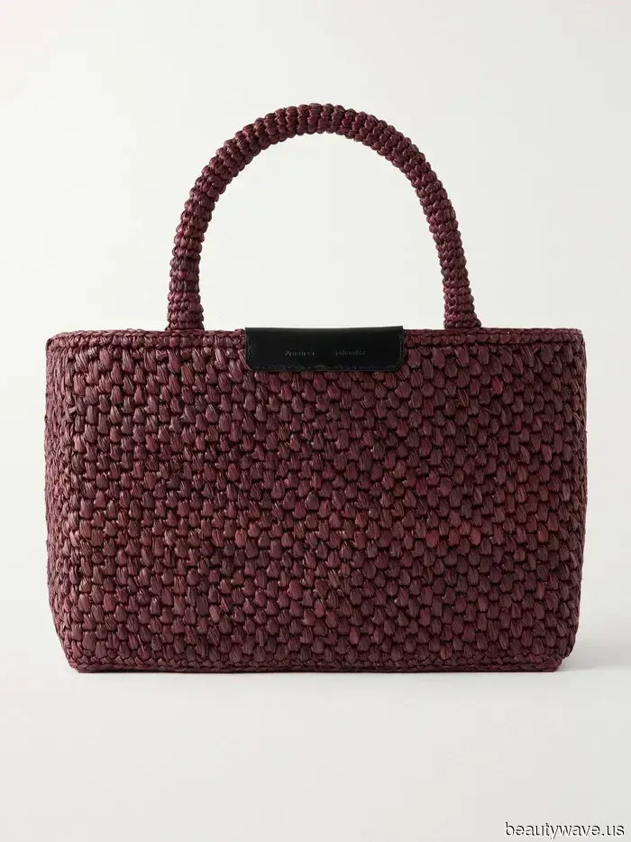 Neither Leather nor Suede—This Is the Sophisticated Bag Trend Stylish Women Revisit Each Summer