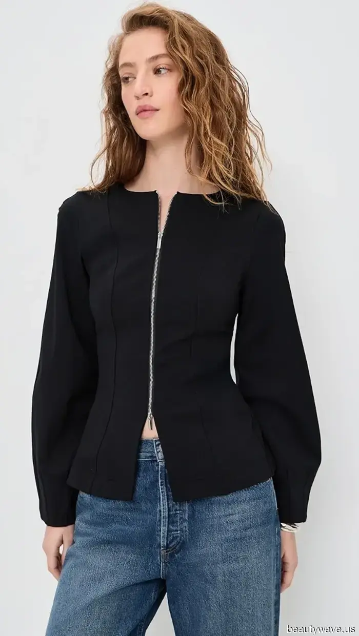 Black trousers are great, but J.Lo understands which pant color pairs better with black tops in 2026.