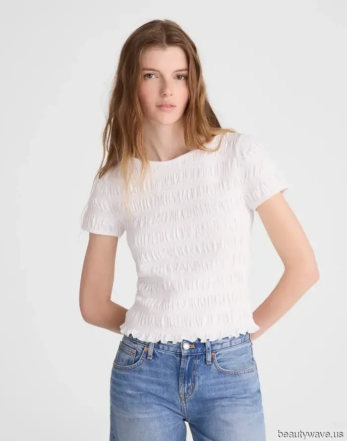 6 Shirt Trends That Stylish Girls Are Pairing With Baggy Jeans