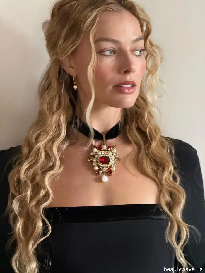 Fringes! Layers! '90s Updos! Six Autumn Hair Trends That Top Hairstylists Are Getting Ready For