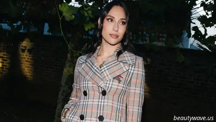 Come la comica, influencer e conduttrice di podcast Tefi Pessoa si prepara per la sfilata di Burberry a Londra