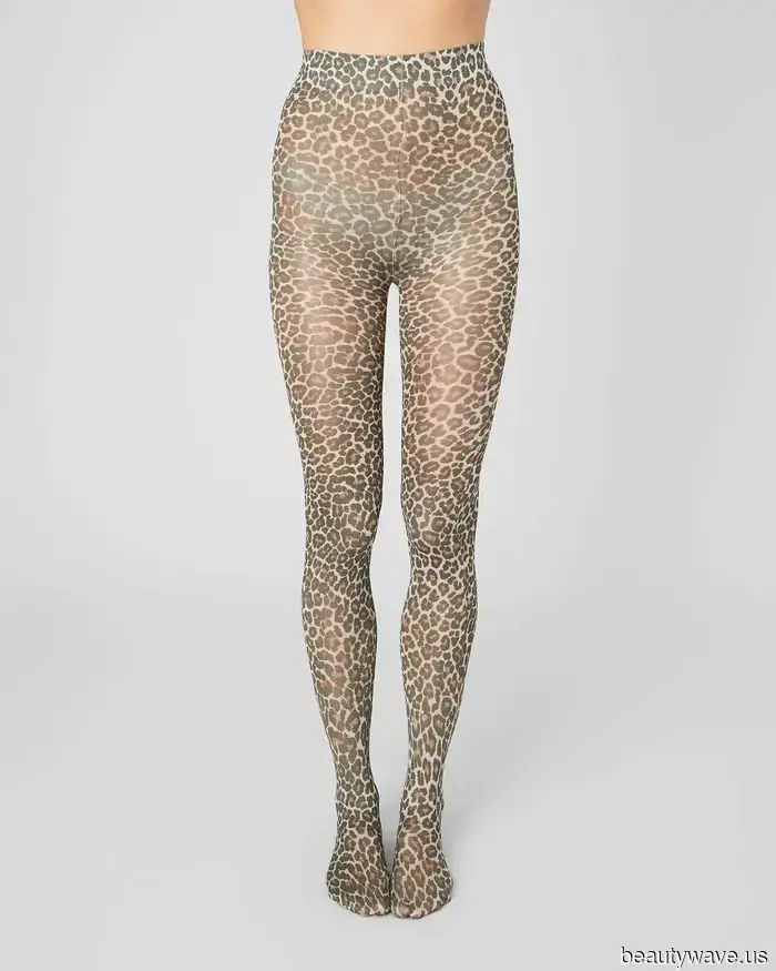 Узорные колготки вернулись, но модники носят их только так, так и так.