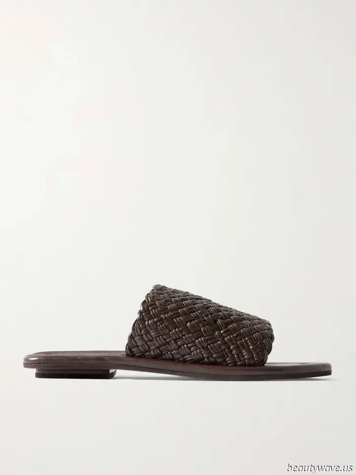 Fact: Opting for this sandal color makes white jeans appear stylish rather than inexpensive.