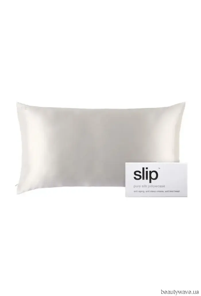 It's officially the season for bouncy blow-dries—here's how to achieve it at home.