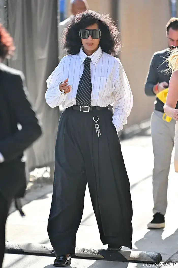 Tracee Ellis Ross acaba de demostrar que la gente con estilo prefiere los pantalones anchos a los vaqueros ajustados, y punto.