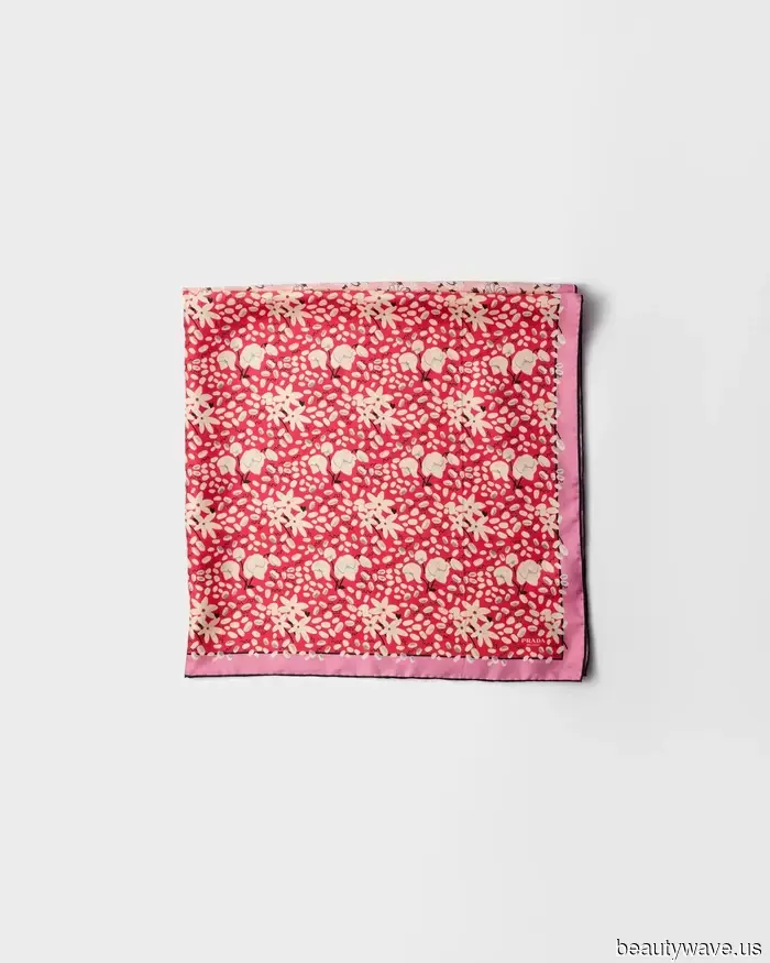 Способ носить шарф от Миуччи Прады в 2025 году