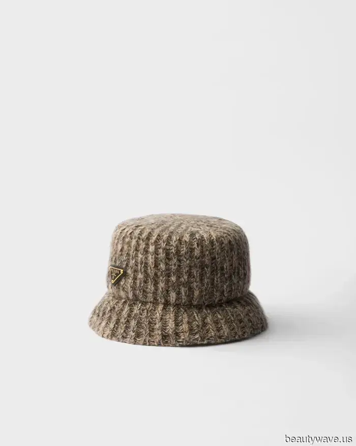 I would never wear a beanie—this trend of chicer winter hats is, in my view, the only stylish choice.