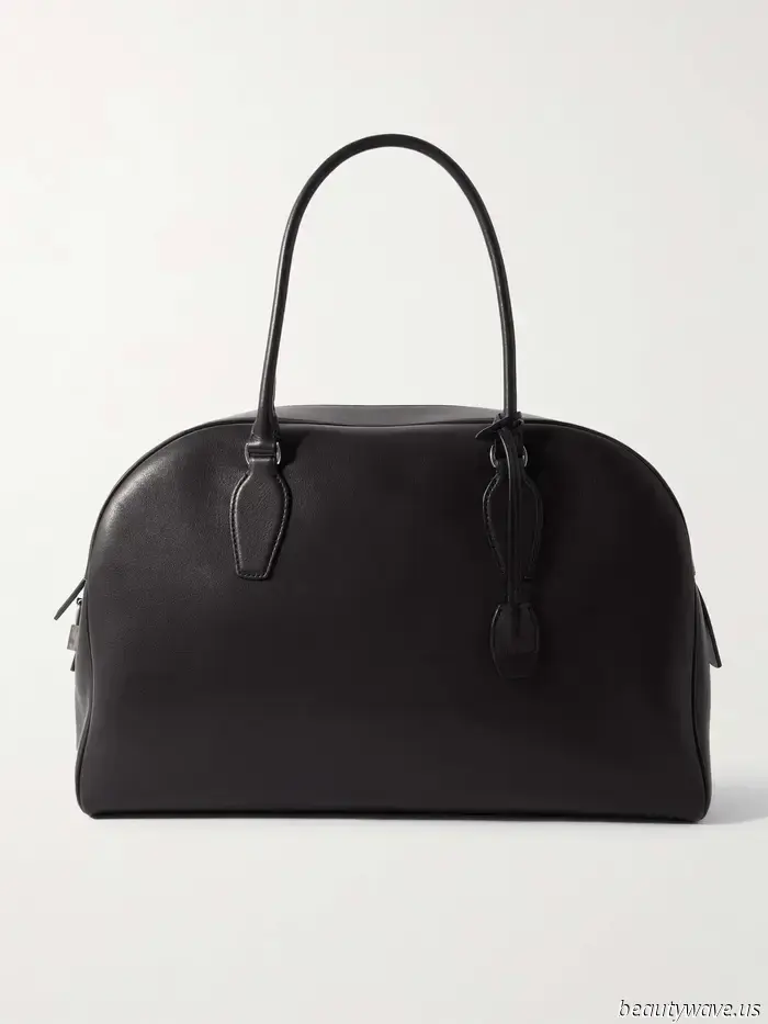 Since the Margaux is currently unavailable, this is the Row bag we're opting for instead.