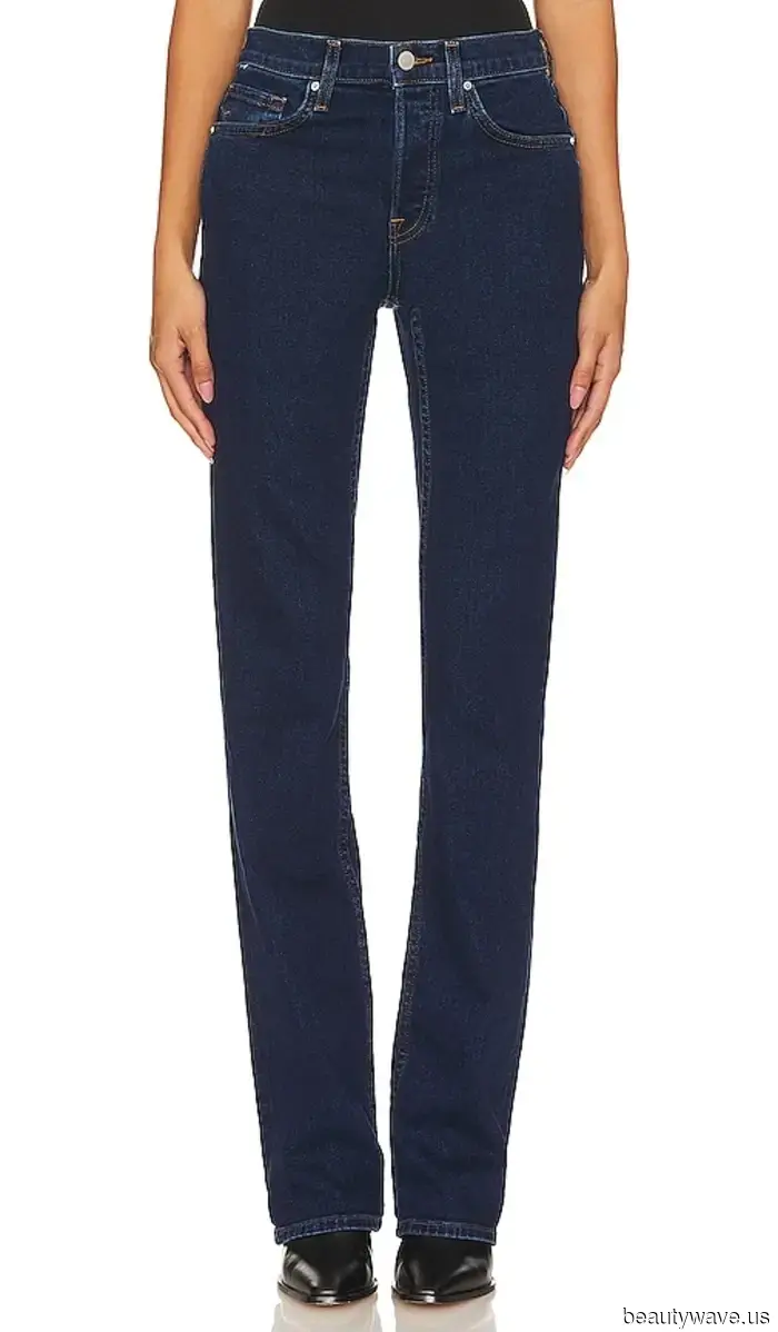 Halten Sie die hellblauen Jeans&mdash;Die Menschen in Paris wissen, dass dieser Denim-Trend für den Herbst weit überlegen ist.