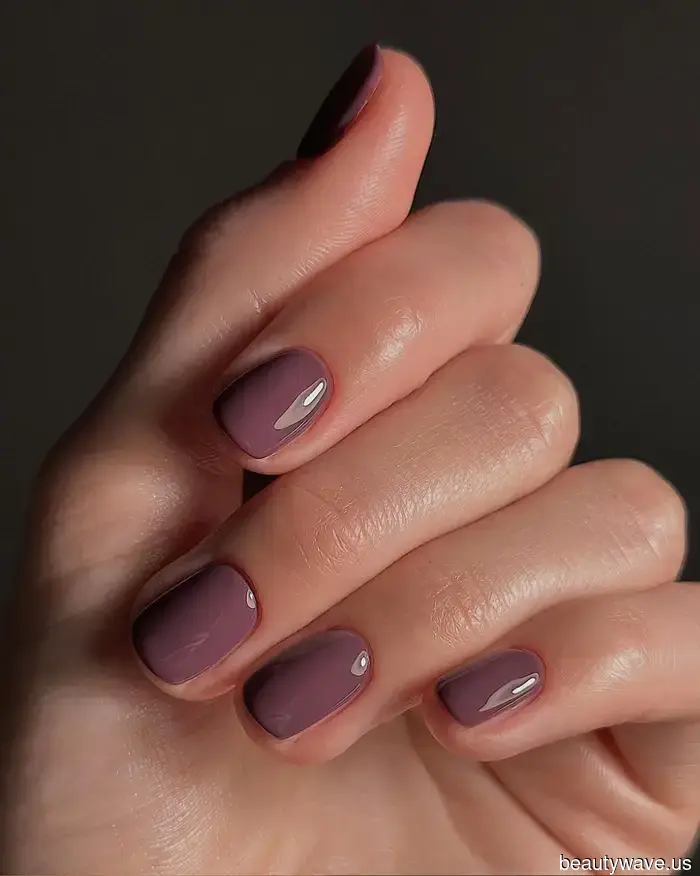 From Soft Petals to Moist Grass Blades—April's Popular Nail Shades Capture the Essence of Spring Foliage