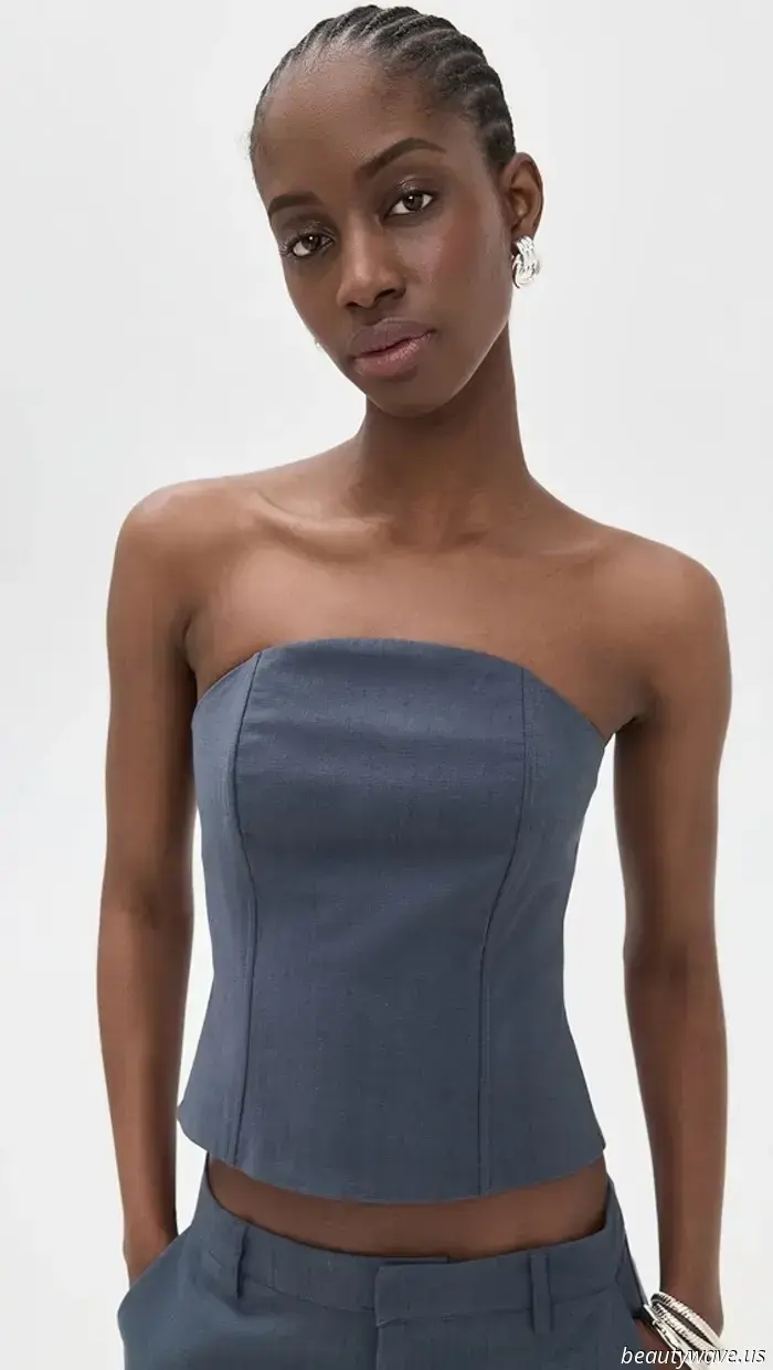 I’m Replacing My Crewneck Tees with These 7 Elegant Neckline Styles.